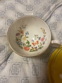 ティーカップ２個と皿３枚（美術品・骨董品）の商品画像 - 査定依頼日：2025年7月19日 - 最高査定価格：100,000円