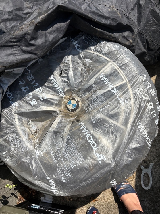 BMW スタッドレスタイヤ（カー用品）の商品画像 - 査定依頼日：2025年6月18日 - 最高査定価格：2,000円