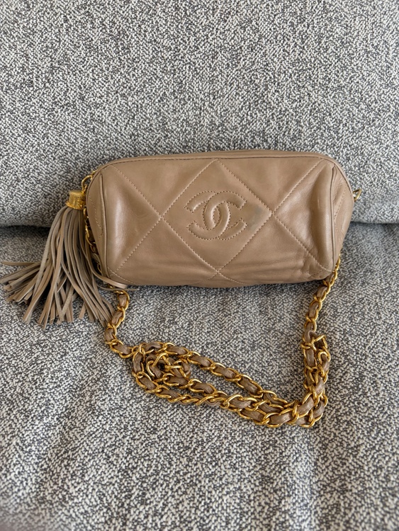 CHANEL ベージュ　フリンジ　チェーンショルダー（ブランドバッグ）の商品画像 - 査定依頼日：2026年5月28日 - 最高査定価格：120,000円