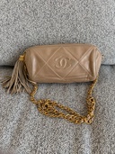 CHANEL ベージュ　フリンジ　チェーンショルダー（ブランドバッグ）の商品画像 - 査定依頼日：2026年5月28日 - 最高査定価格：120,000円
