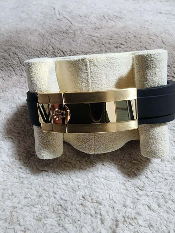 ロレックス デイトナ 126518L（高級時計）の商品画像 - 査定依頼日：2024年12月20日 - 最高査定価格：6,250,000円