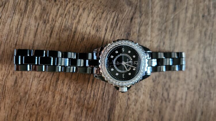 CHANEL　J12（高級時計）の商品画像 - 査定依頼日：2025年11月16日 - 最高査定価格：560,000円