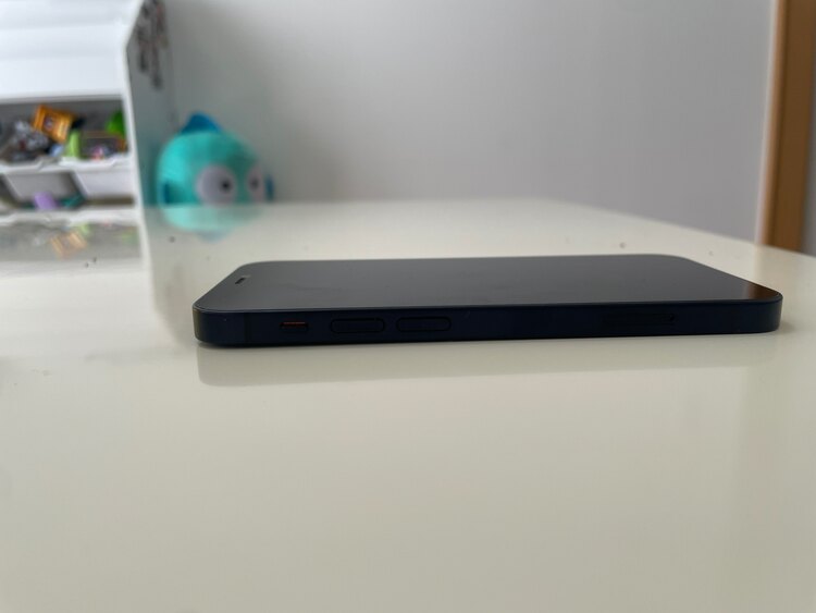 iPhone（スマホ）の商品画像 - 査定依頼日：2024年12月19日 - 最高査定価格：20,000円