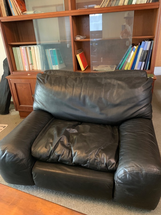 レザーソファー（家具・寝具）の商品画像 - 査定依頼日：2026年4月22日 - 最高査定価格：11,000円