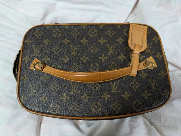 ニース？（ブランドバッグ）の商品画像 - 査定依頼日：2025年11月16日 - 最高査定価格：80,000円