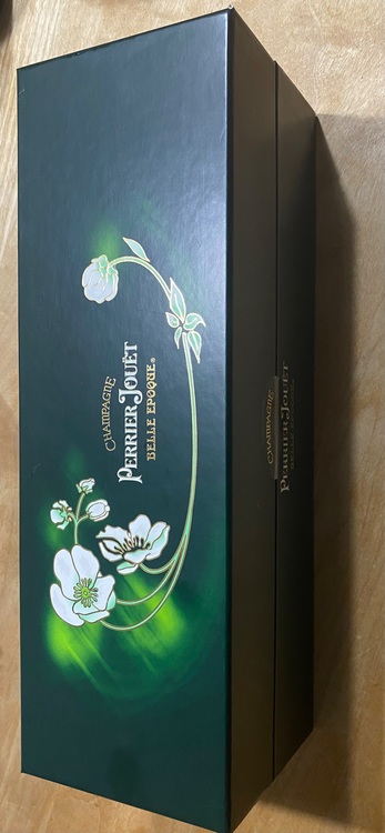 シャンパン ペリエ・ジュエ （お酒）の商品画像 - 査定依頼日：2025年10月10日 - 最高査定価格：15,000円