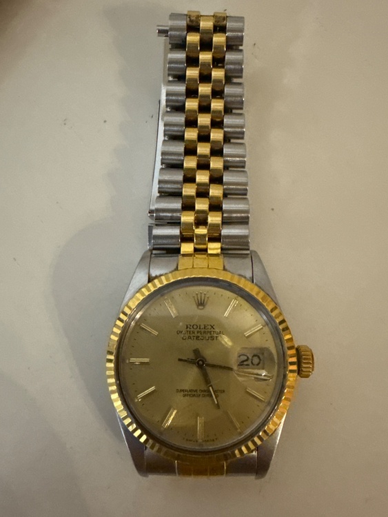 ロレックス デイトジャスト Ref.16233と（高級時計）の商品画像 - 査定依頼日：2026年1月11日 - 最高査定価格：900,000円