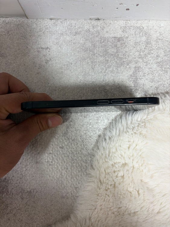 iPhone iPhone 15 128GB SIMフリー（スマホ）の商品画像 - 査定依頼日：2026年7月5日 - 最高査定価格：57,000円