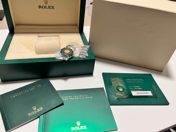 ロレックス パーペチュアル 12420（高級時計）の商品画像 - 査定依頼日：2025年12月3日 - 最高査定価格：1,000,000円