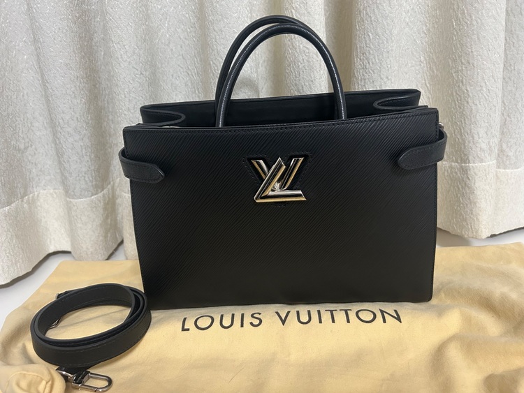 ツイストトート（ブランドバッグ）の商品画像 - 査定依頼日：2025年10月1日 - 最高査定価格：200,000円