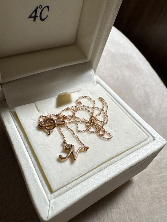 ４℃ ピンクゴールドイニシャルネックレス（金・貴金属）の商品画像 - 査定依頼日：2026年4月8日 - 最高査定価格：100,000円
