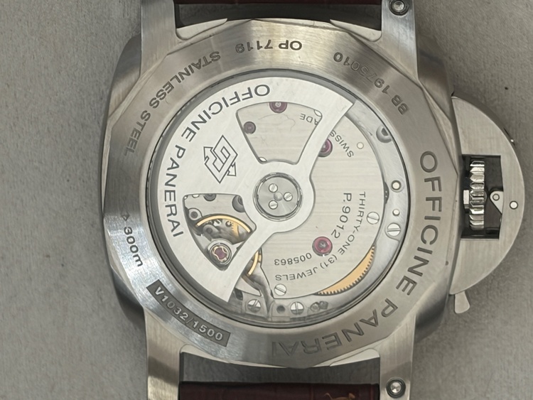 1950 3days GMT（高級時計）の商品画像 - 査定依頼日：2026年3月13日 - 最高査定価格：680,000円