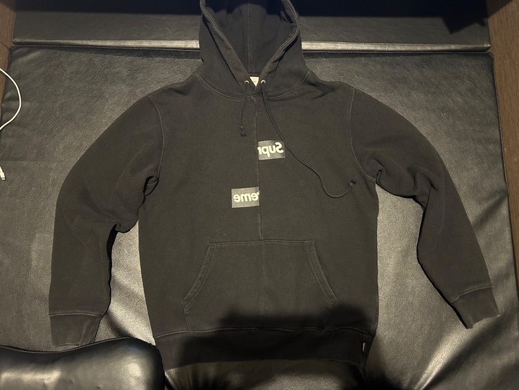 supreme COMME des GARCONS パーカー（古着・ファッション）の商品画像 - 査定依頼日：2026年9月22日 - 最高査定価格：12,000円