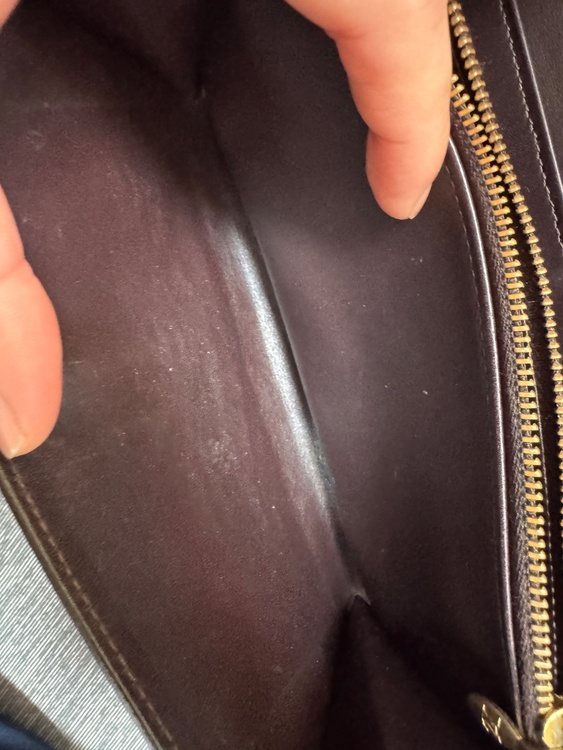 ルイヴィトン　ヴェルニ ポルトフォイユ・サラの長財布（ブランド財布・小物）の商品画像 - 査定依頼日：2026年1月30日 - 最高査定価格：5,000円