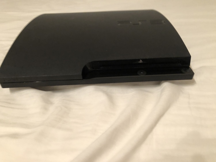 PS3 CECH-3000A（ゲーム機本体・ゲームソフト）の商品画像 - 査定依頼日：2021年4月19日 - 最高査定価格：3,000円