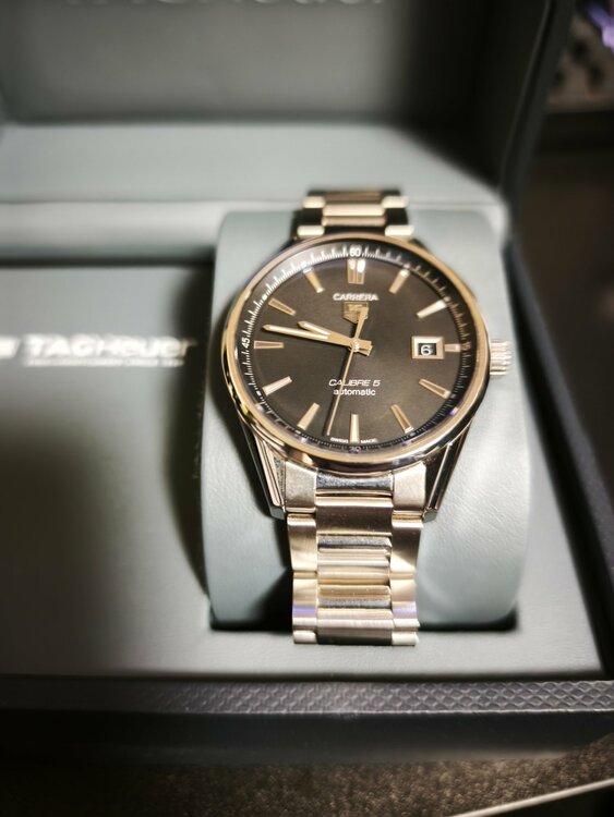 タグホイヤー カレラ WAR211A-（高級時計）の商品画像 - 査定依頼日：2026年1月30日 - 最高査定価格：170,000円