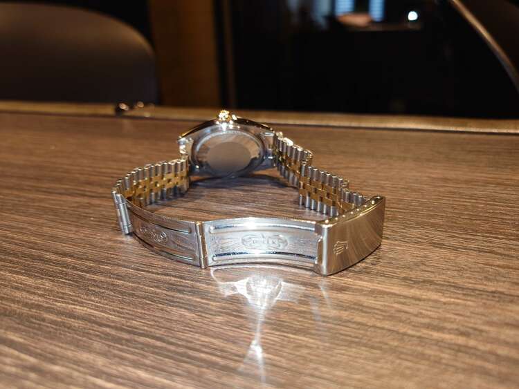 デイトジャストコンビ1971年製ブラックミラーダイヤル（高級時計）の商品画像 - 査定依頼日：2025年5月30日 - 最高査定価格：750,000円