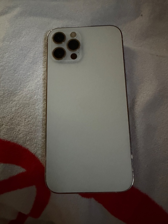 iPhone iPhone 12 Pro 256GB docomo（スマホ）の商品画像 - 査定依頼日：2026年5月27日 - 最高査定価格：35,000円