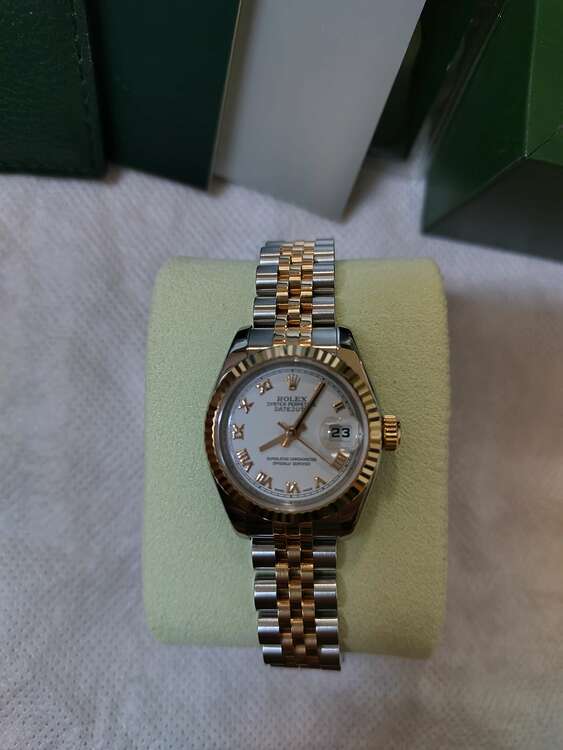 179171、ピンクゴールド文字盤ホワイト（高級時計）の商品画像 - 査定依頼日：2025年1月7日 - 最高査定価格：950,000円