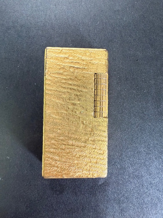 dunhillライター（喫煙具）の商品画像 - 査定依頼日：2025年9月7日 - 最高査定価格：3,000円