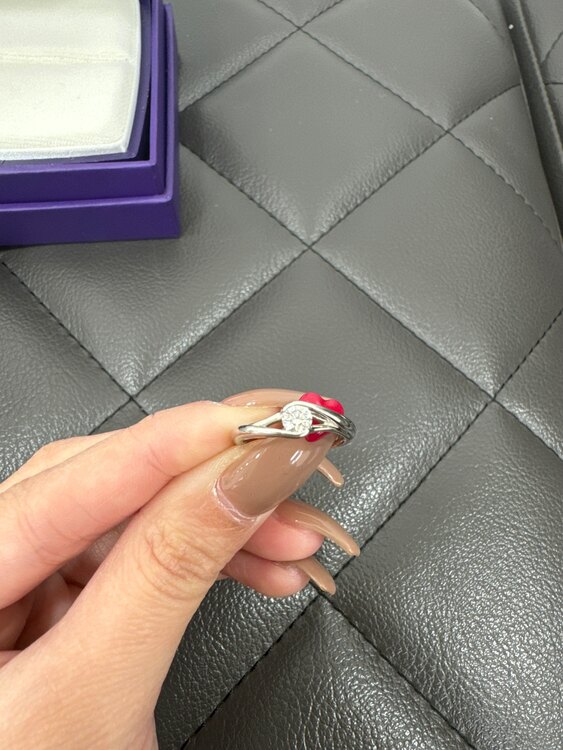 俄　柊（宝石）の商品画像 - 査定依頼日：2024年3月28日 - 最高査定価格：20,000円