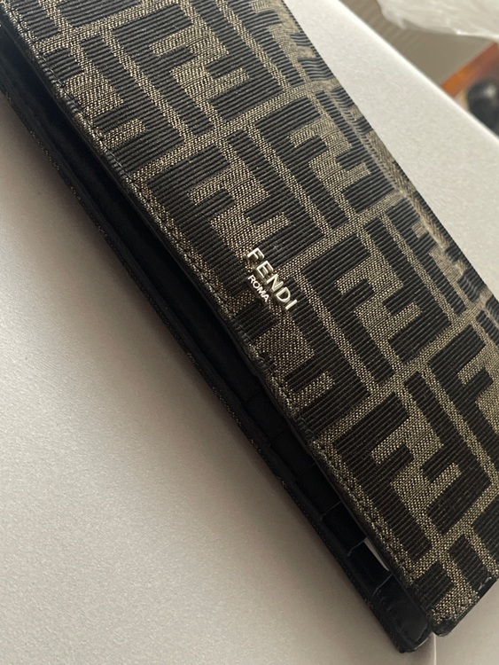 フェンディ  （ブランドバッグ）の商品画像 - 査定依頼日：2025年11月12日 - 最高査定価格：35,000円