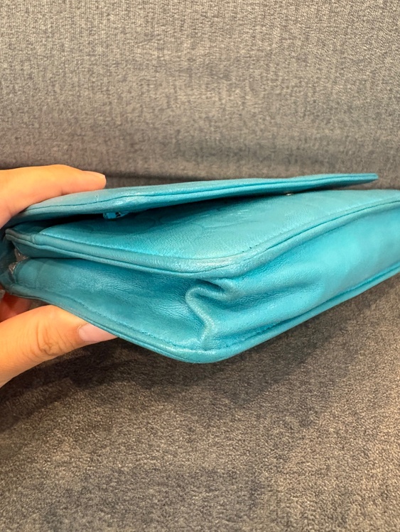 シャネル　カメリア　チェーンウォレット　チェーンショルダー　ブルー（ブランドバッグ）の商品画像 - 査定依頼日：2026年6月16日 - 最高査定価格：160,000円