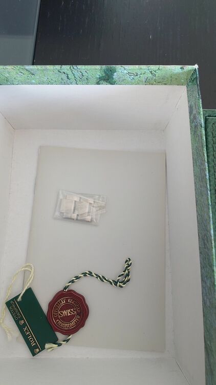 ロレックス エクスプローラー 114270（高級時計）の商品画像 - 査定依頼日：2025年11月22日 - 最高査定価格：1,000,000円