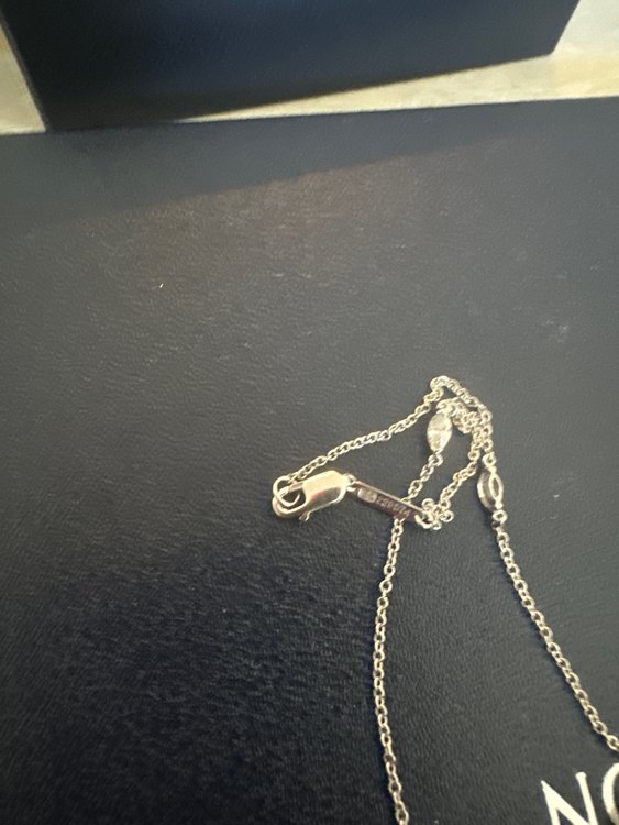 シンボルズバイハリーウィンストンマーキースクロスペンダント3.8ct（宝石）の商品画像 - 査定依頼日：2023年5月24日 - 最高査定価格：2,400,000円