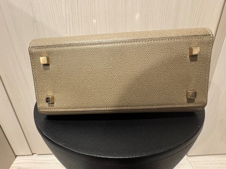 ヴァレクストラ  （ブランドバッグ）の商品画像 - 査定依頼日：2025年4月28日 - 最高査定価格：160,000円