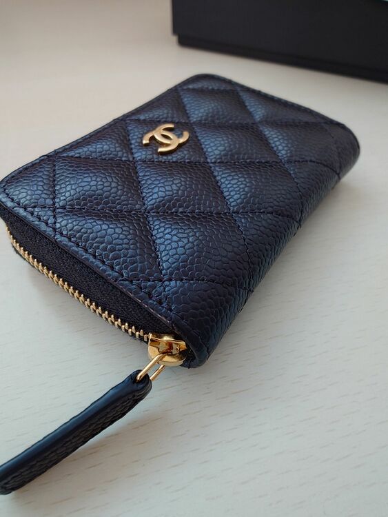 クラシック ジップ コインパース   グレインド カーフスキン  ブラック（ブランド財布・小物）の商品画像 - 査定依頼日：2025年10月15日 - 最高査定価格：80,000円