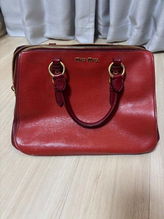 ミュウミュウ  （ブランドバッグ）の商品画像 - 査定依頼日：2025年10月22日 - 最高査定価格：15,000円