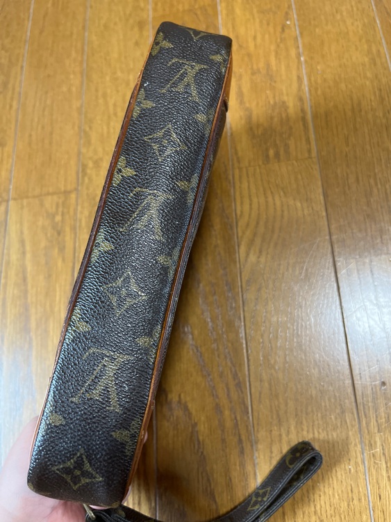 883 TH（ブランドバッグ）の商品画像 - 査定依頼日：2025年8月27日 - 最高査定価格：30,000円