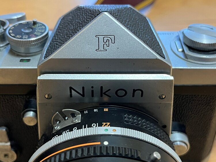 ニコンF フィルムカメラ 28-85mmレンズ付（カメラ）の商品画像 - 査定依頼日：2025年3月24日 - 最高査定価格：50,000円