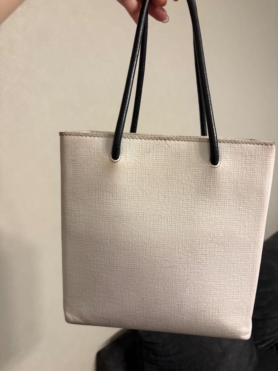 品番568813（ブランドバッグ）の商品画像 - 査定依頼日：2025年7月7日 - 最高査定価格：30,000円