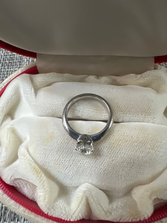 ダイヤモンドリング（宝石）の商品画像 - 査定依頼日：2026年1月10日 - 最高査定価格：350,000円