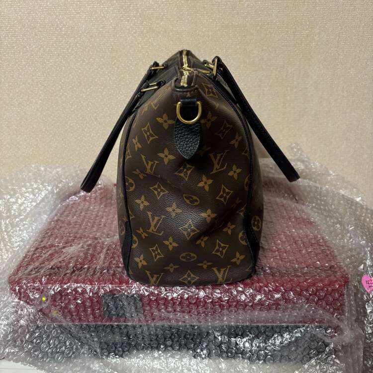 ルイヴィトン エストレーラー（ブランドバッグ）の商品画像 - 査定依頼日：2025年3月15日 - 最高査定価格：130,000円
