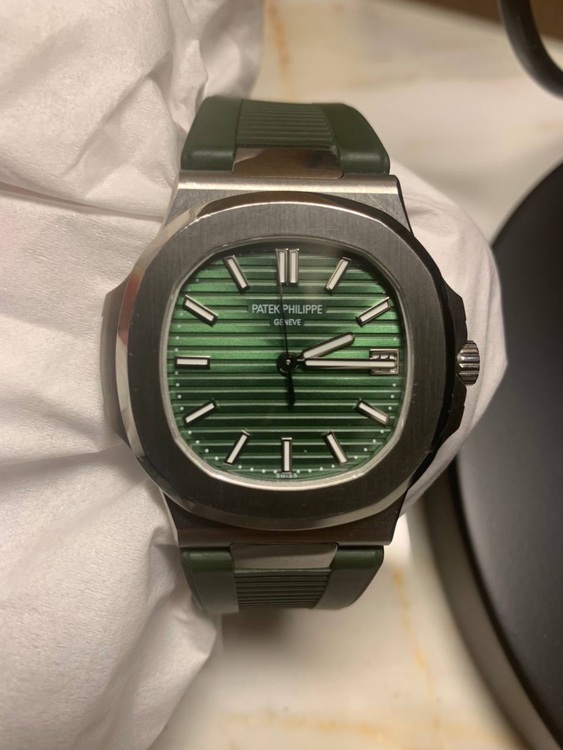 パテックフィリップ ノーチラス 5711/1A-01（高級時計）の商品画像 - 査定依頼日：2025年9月18日 - 最高査定価格：3,500,000円