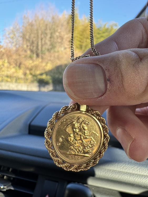 1976年発行のイギリスのソブリン金貨をK18枠に収めたネックレス（金・貴金属）の商品画像 - 査定依頼日：2026年1月26日 - 最高査定価格：50,000円