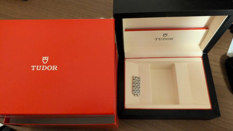 プリンスデイトデイ（高級時計）の商品画像 - 査定依頼日：2025年6月17日 - 最高査定価格：300,000円