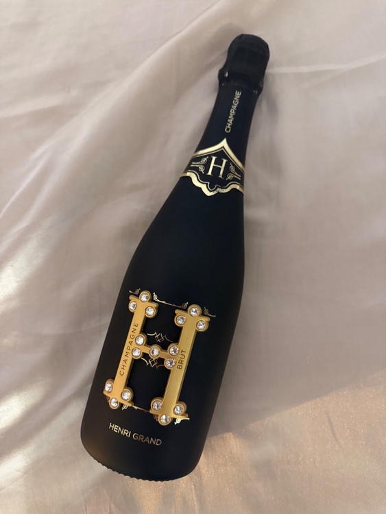 アンリグラン シャンパン（お酒）の商品画像 - 査定依頼日：2026年4月2日 - 最高査定価格：6,500円