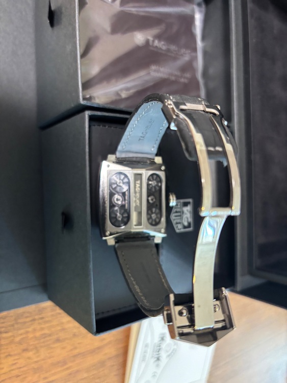 タグホイヤー モナコ V4 WAW208（高級時計）の商品画像 - 査定依頼日：2025年9月17日 - 最高査定価格：5,000,000円