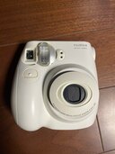 FUJIFILM instax mini7S チェキ ホワイト（カメラ）の商品画像 - 査定依頼日：2023年12月19日 - 最高査定価格：1,000円