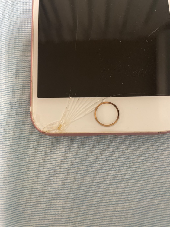 iPhone7 32GB SIMフリー（スマホ）の商品画像 - 査定依頼日：2026年5月13日 - 最高査定価格：1,500円