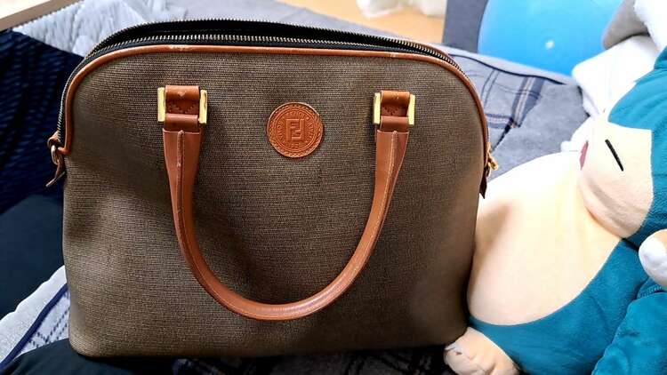フェンディ  （ブランドバッグ）の商品画像 - 査定依頼日：2025年3月27日 - 最高査定価格：3,000円