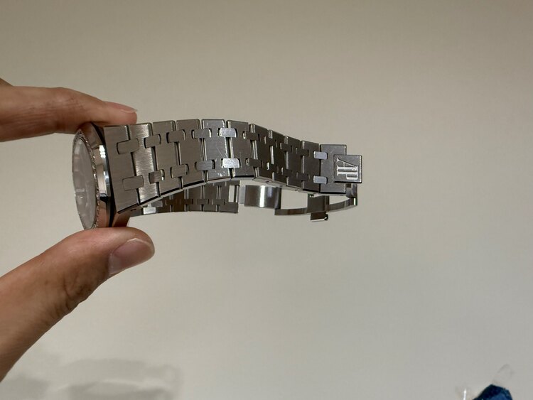 オーデマピゲ ロイヤルオーク （高級時計）の商品画像 - 査定依頼日：2025年2月1日 - 最高査定価格：5,000,000円