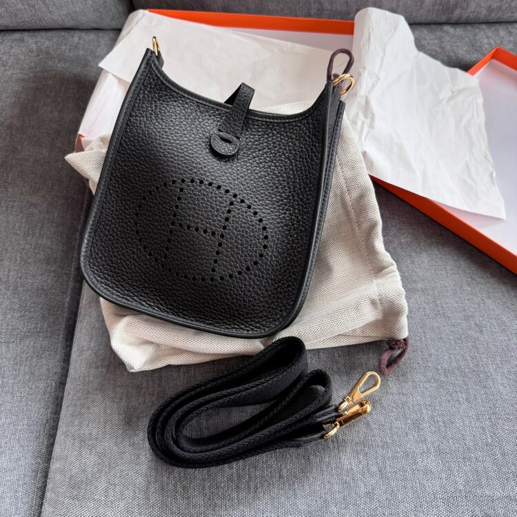 エブリンtpm（ブランドバッグ）の商品画像 - 査定依頼日：2025年4月8日 - 最高査定価格：385,000円