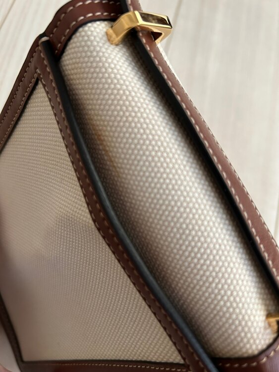 その他 バーバリー （ブランドバッグ）の商品画像 - 査定依頼日：2024年12月29日 - 最高査定価格：30,000円