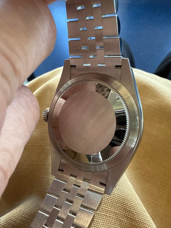 ロレックス スカイドゥエラー 32693（高級時計）の商品画像 - 査定依頼日：2024年12月14日 - 最高査定価格：3,300,000円