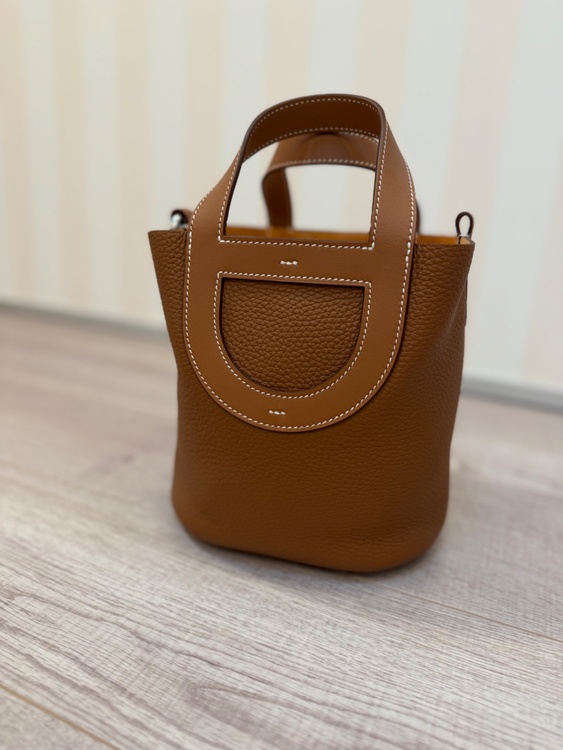 インザループ18（ブランドバッグ）の商品画像 - 査定依頼日：2026年4月20日 - 最高査定価格：600,000円